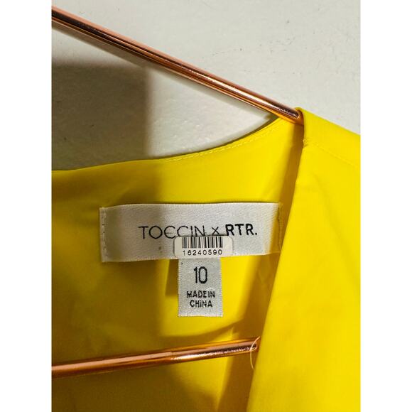TOCCIN X RTR Bright Yellow Nylon Hourglass Sleeveless Twist Front Dress Size 10 - Picture 11 of 13
